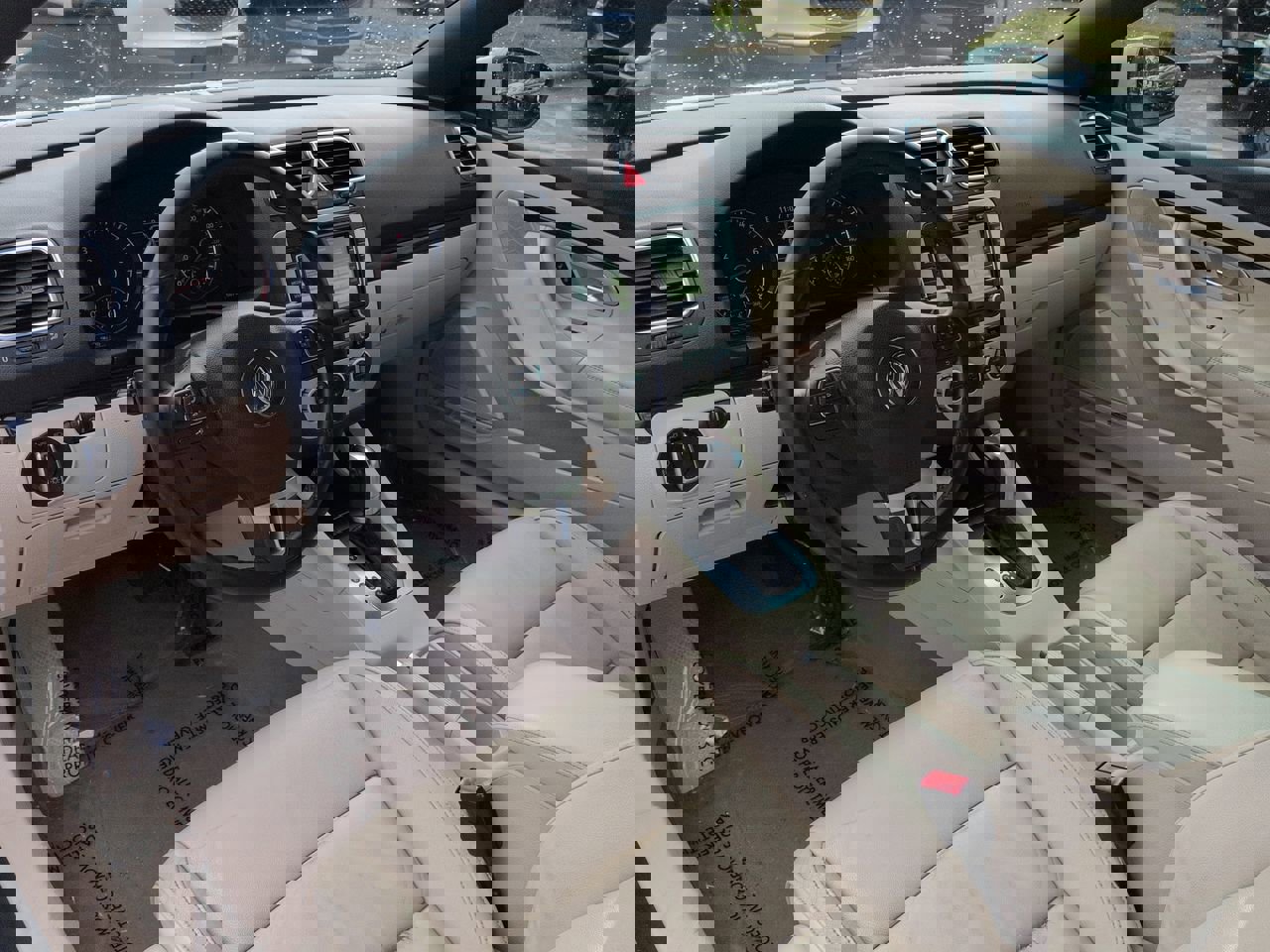 Used 2013 Volkswagen Eos Executive image 16