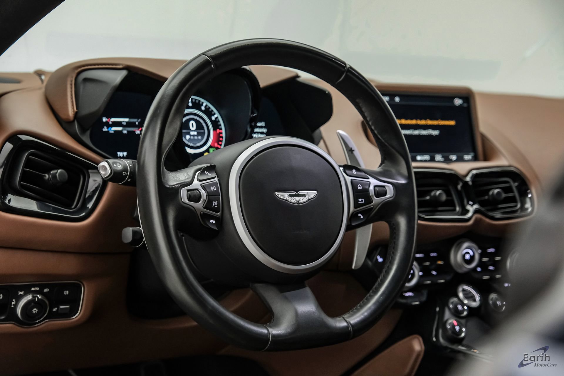 Used 2020 Aston Martin V8 Vantage Coupe RWD image 38