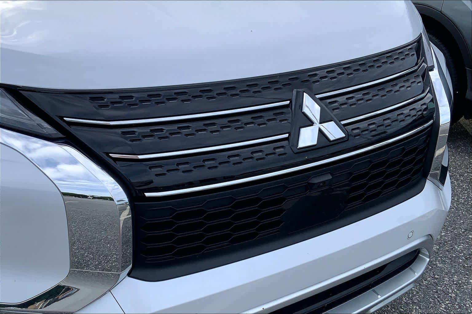 Used 2024 Mitsubishi Outlander SE FWD image 29