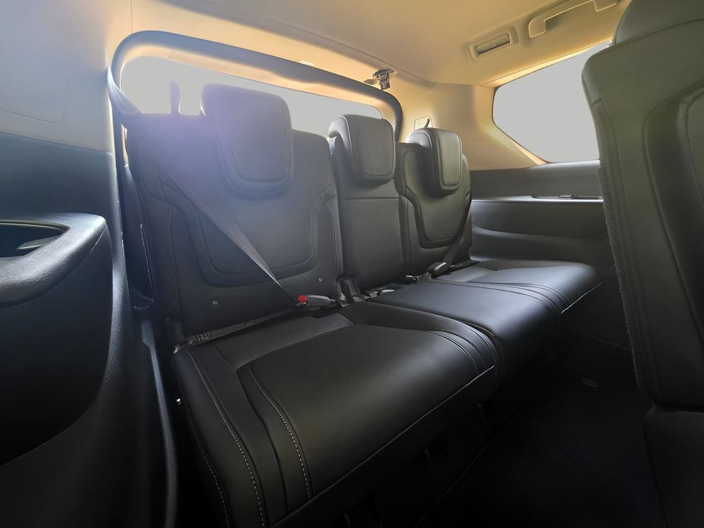Used 2026 Nissan Armada SV AWD/4WD image 7
