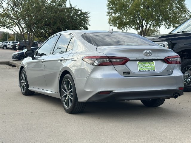 Used 2022 Toyota Camry XLE FWD image 3