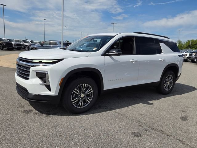 Used 2026 Chevrolet Traverse LT w/ Driver Confidence Package FWD image 3