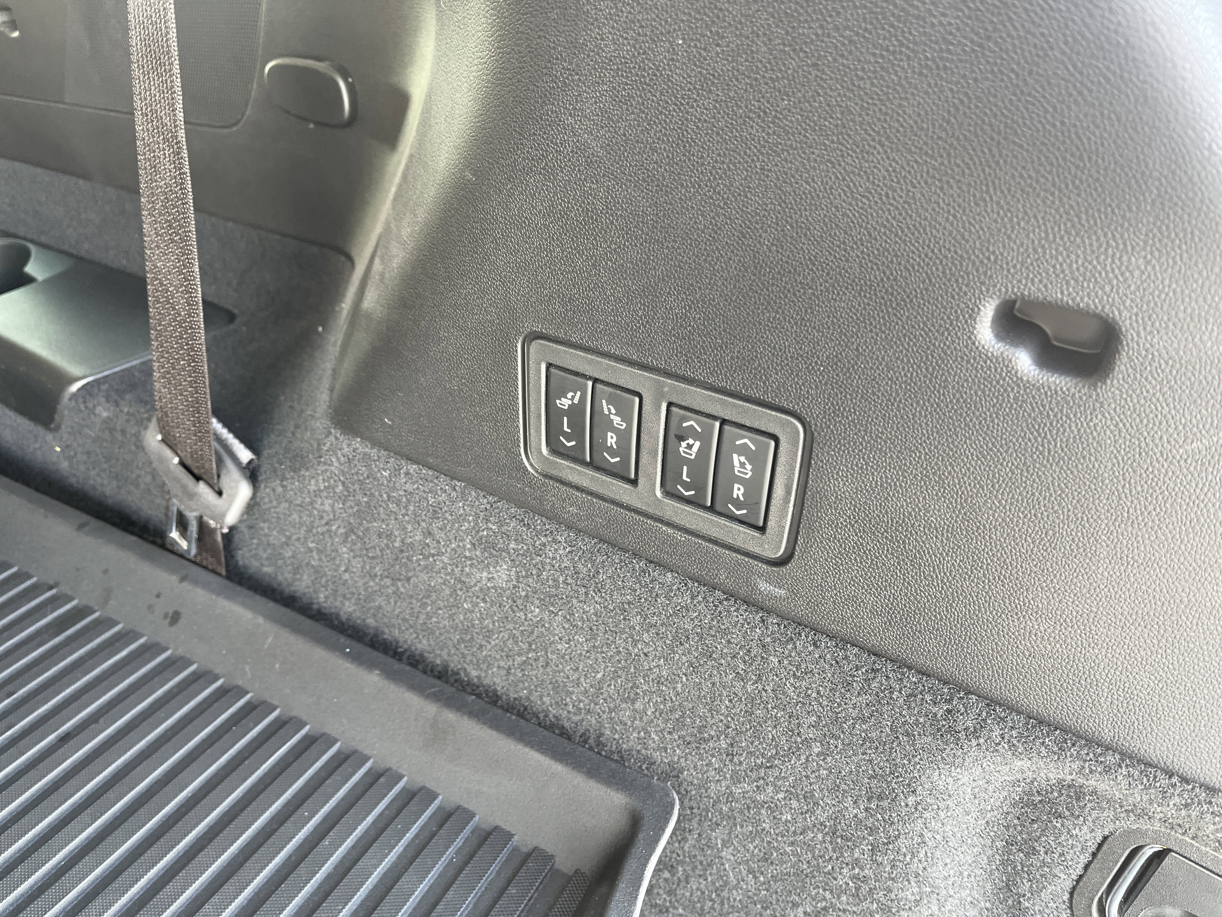 Used 2024 Cadillac XT6 Premium Luxury w/ Platinum Package image 23