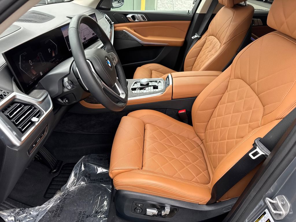 Used 2024 BMW X7 xDrive40i w/ Premium Package image 50