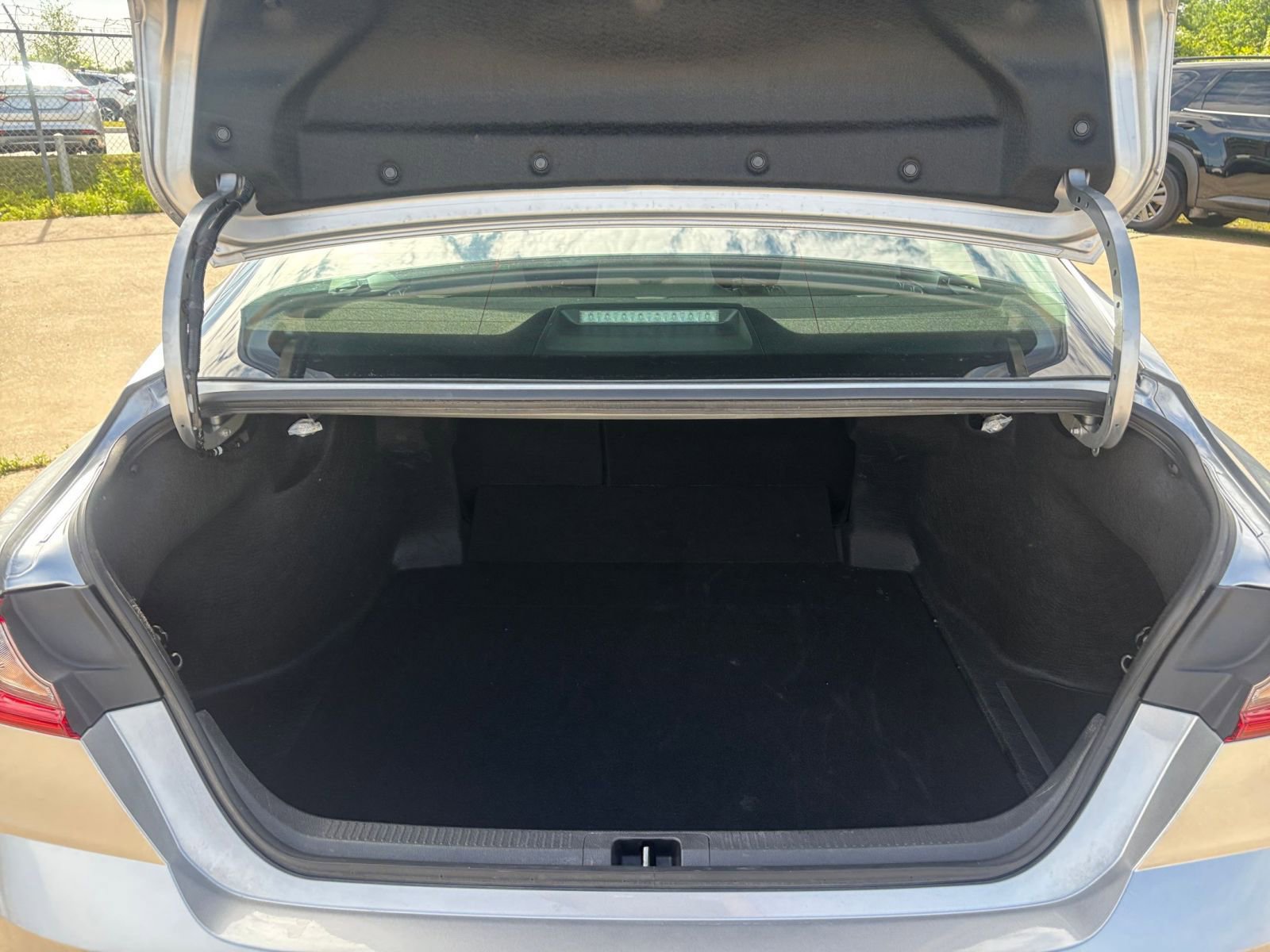 Used 2025 Toyota Camry LE image 30