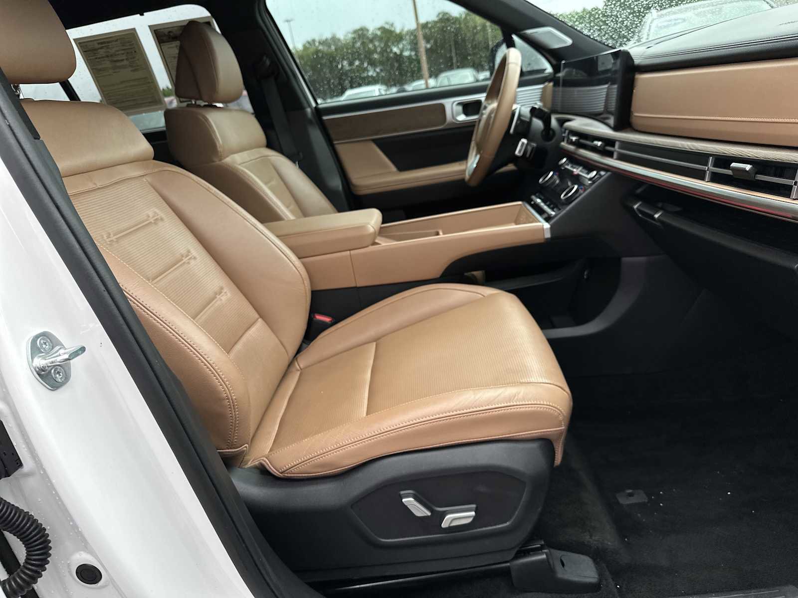 Used 2025 Hyundai Santa Fe Limited FWD image 31