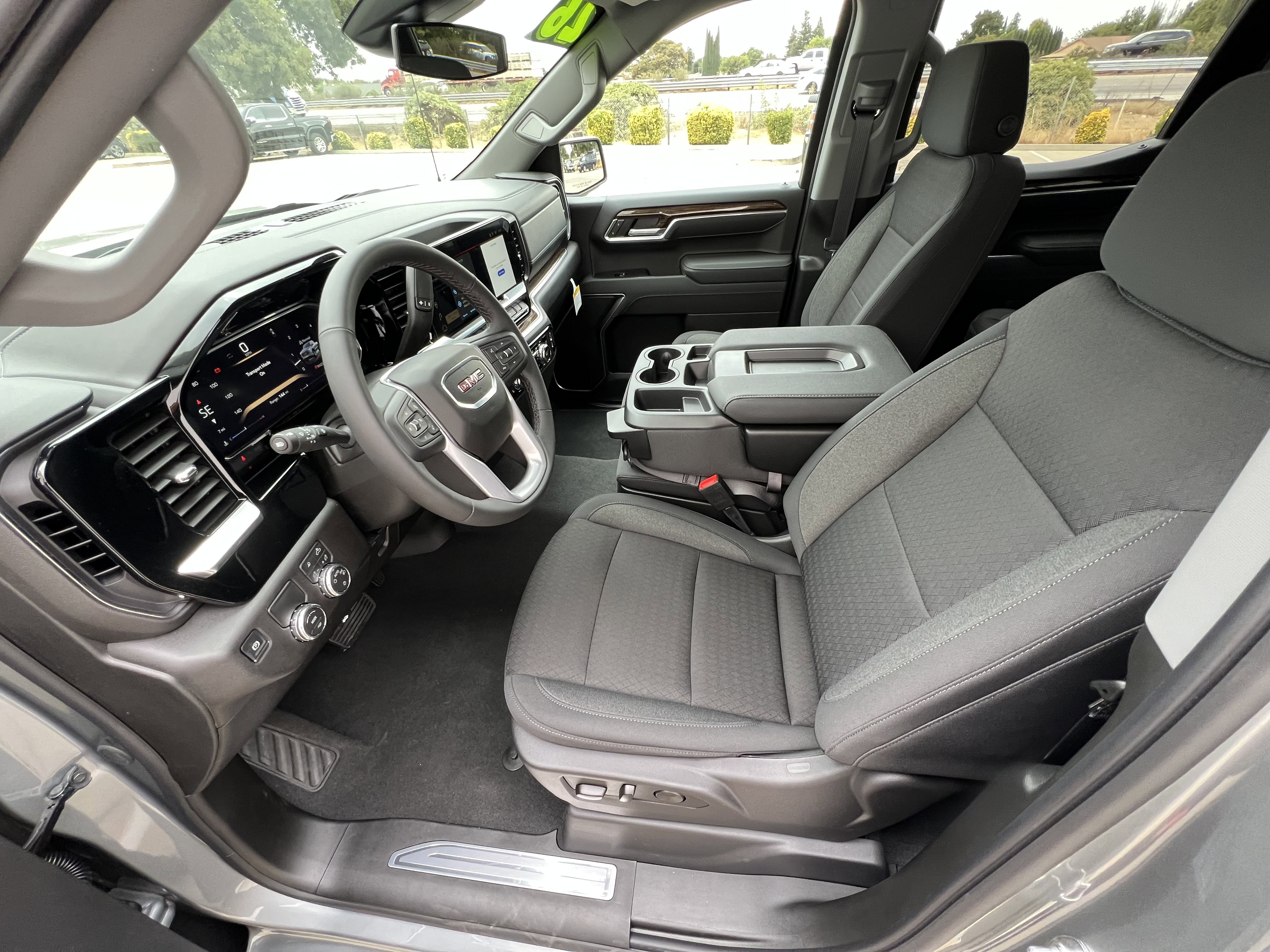 New 2026 GMC Sierra 1500 SLE w/ Preferred Package image 18