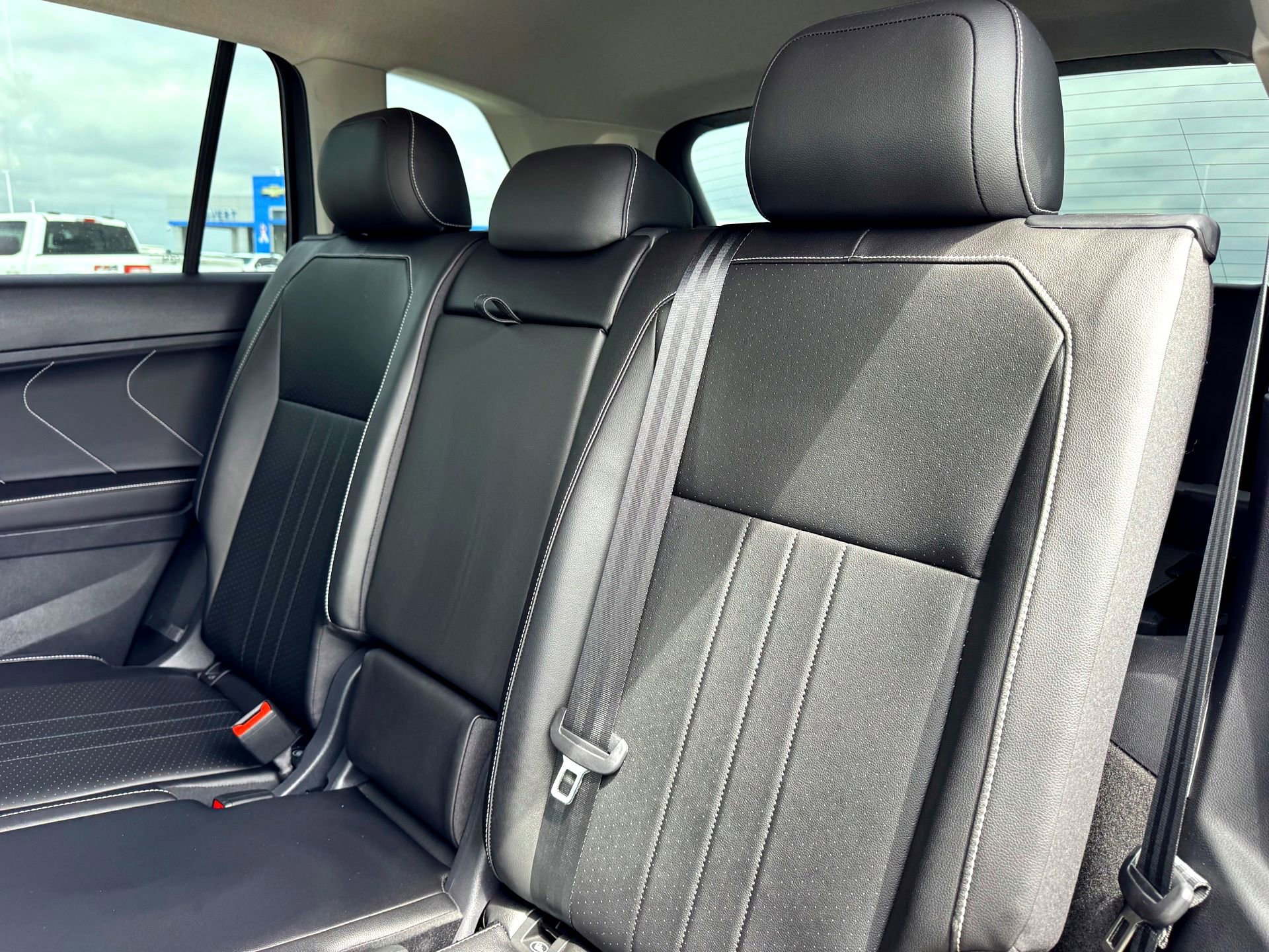 Used 2024 Volkswagen Tiguan SE FWD image 16