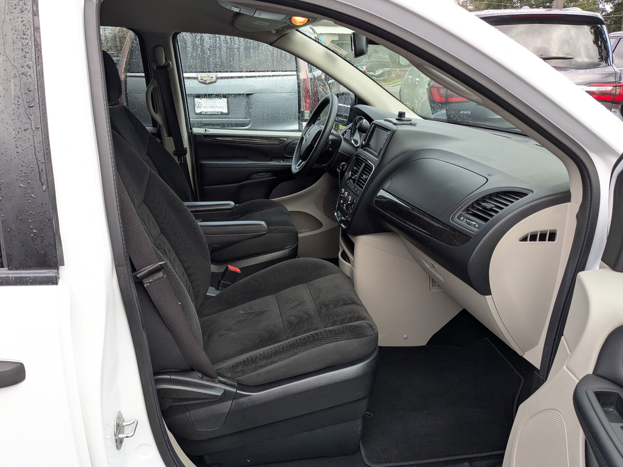 Used 2019 Dodge Grand Caravan SE image 28