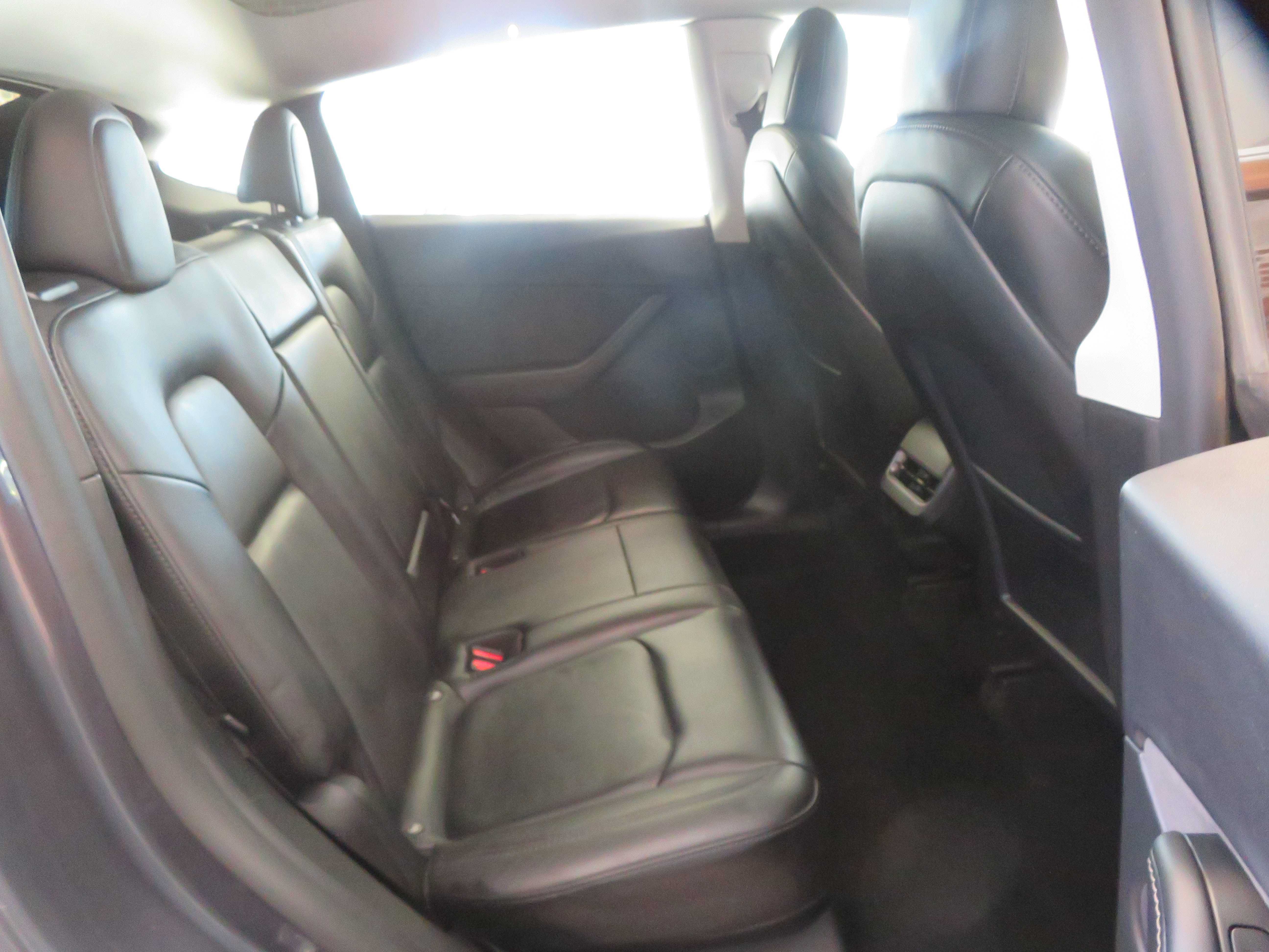 Used 2022 Tesla Model Y Performance AWD/4WD image 22