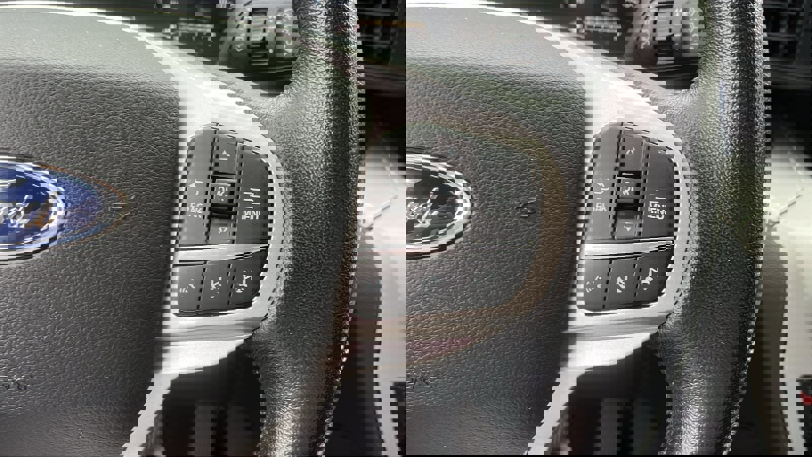 Used 2021 Ford Explorer XLT image 15