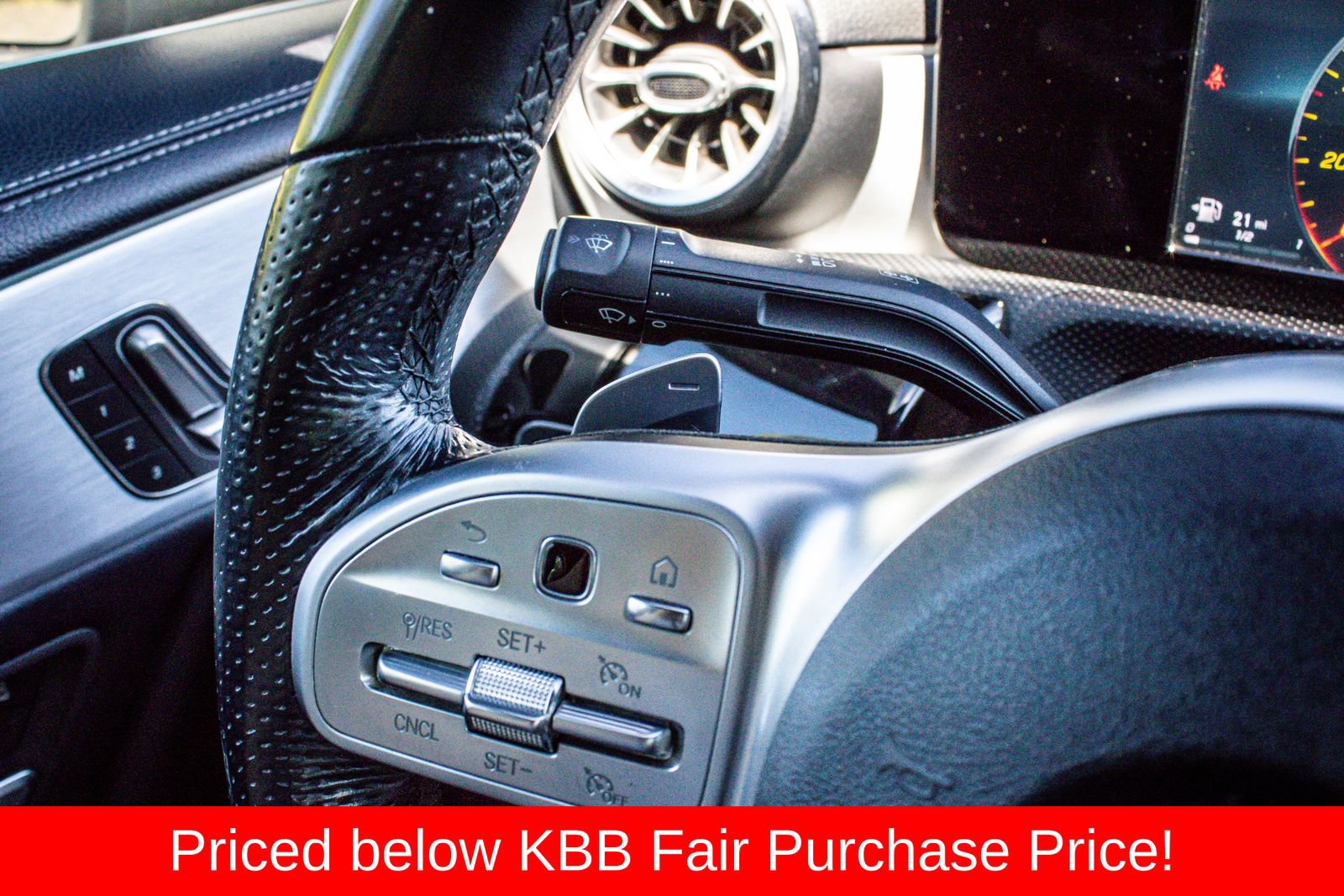 Used 2020 Mercedes-Benz A 220 4MATIC w/ AMG Line image 19
