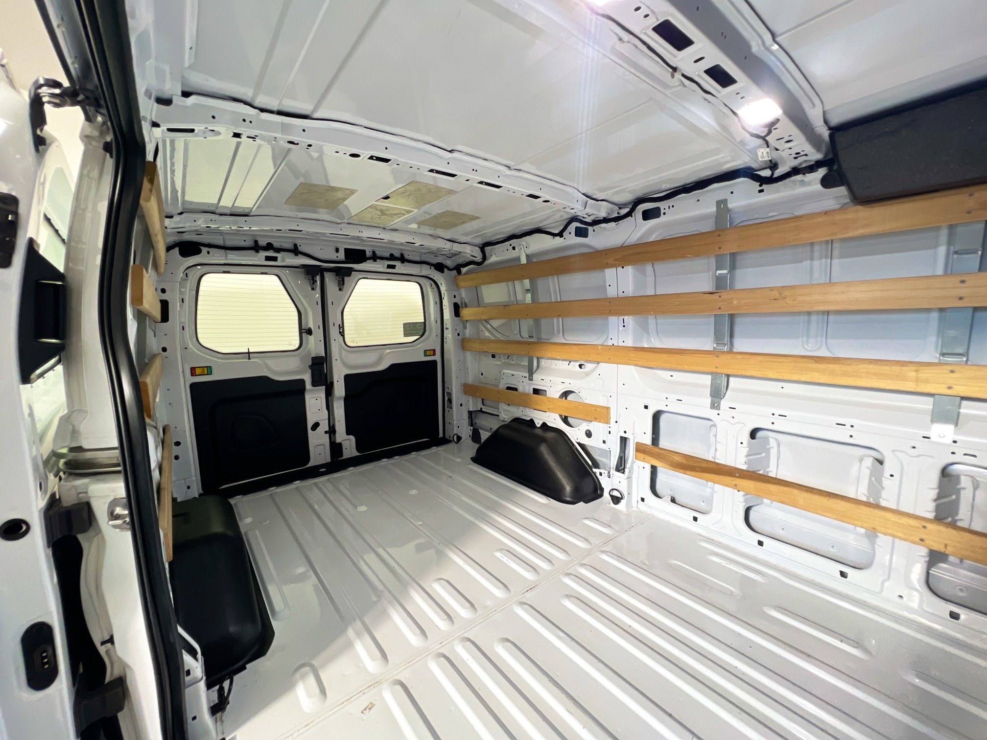 Used 2023 Ford Transit 250 Low Roof w/ Exterior Upgrade Package RWD image 31