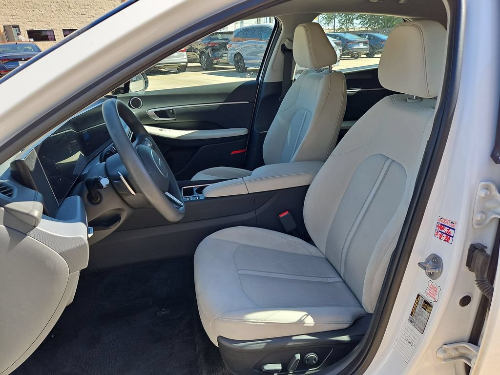Used 2025 Hyundai Sonata SEL FWD image 25