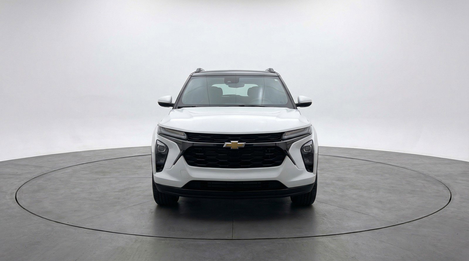 Used 2025 Chevrolet TrailBlazer LT image 2