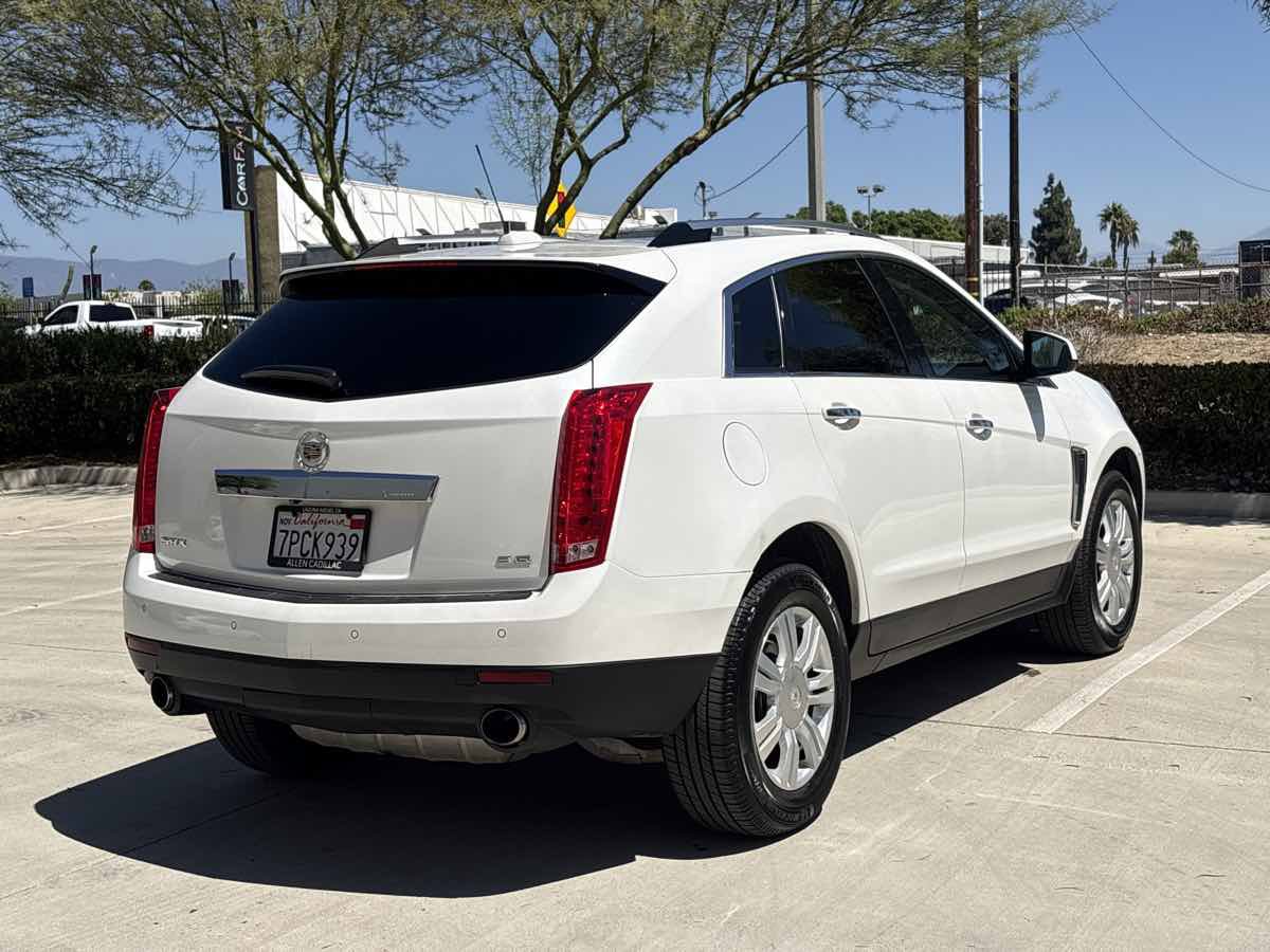Used 2016 Cadillac SRX Luxury w/ Driver Awareness Package FWD image 3