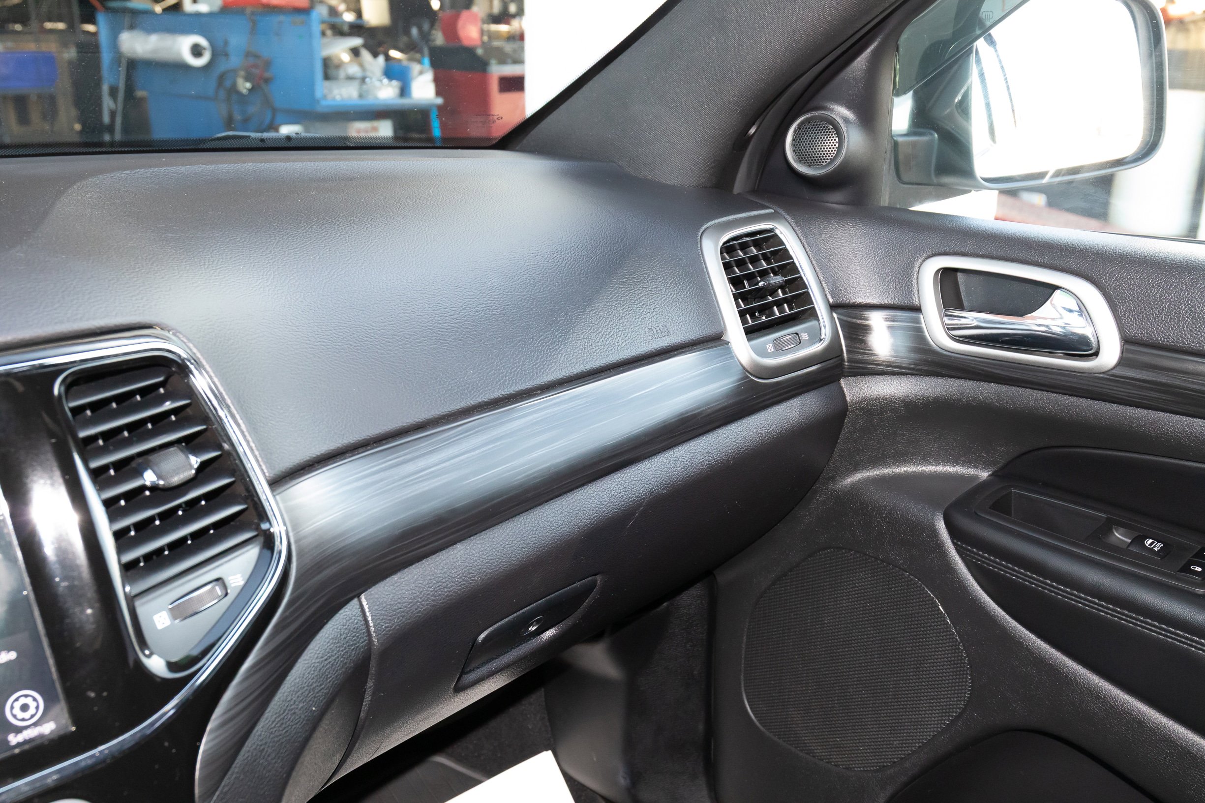 Used 2020 Jeep Grand Cherokee Altitude image 28
