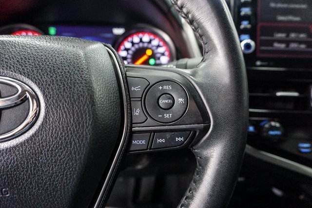 Used 2022 Toyota Camry XSE image 18