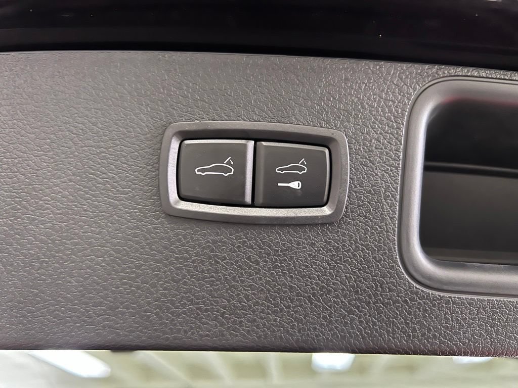 Used 2022 Porsche Macan S AWD/4WD image 42