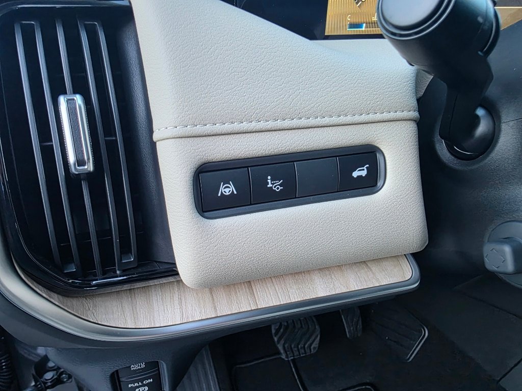 New 2026 Nissan Armada Platinum AWD/4WD image 17