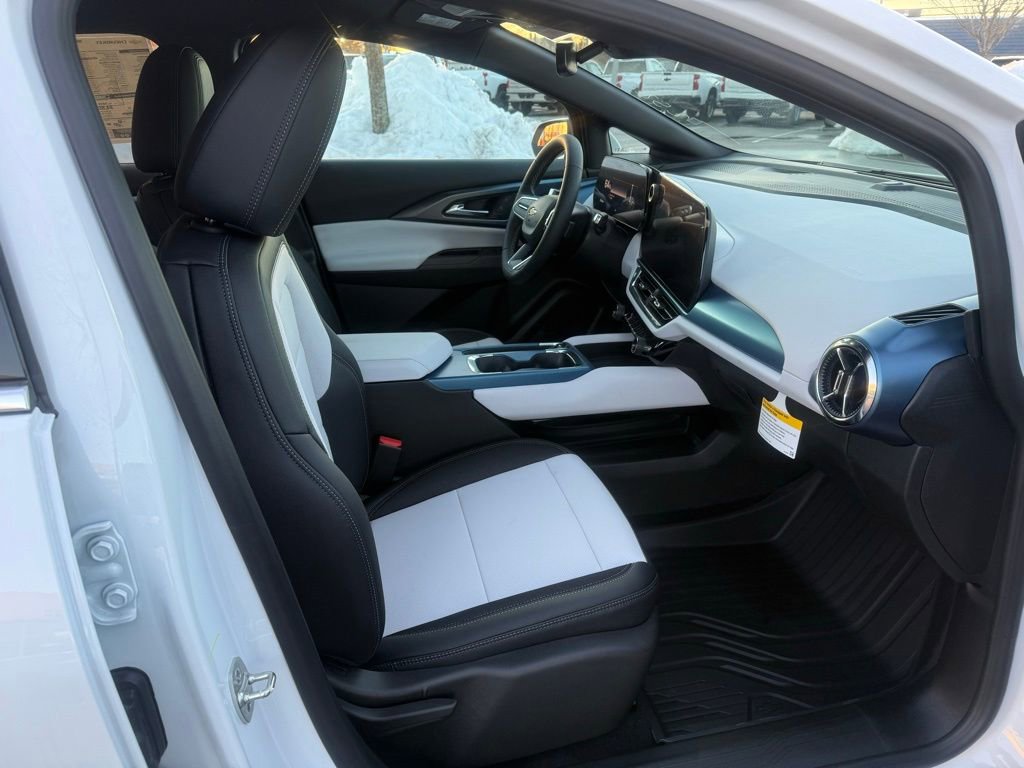 New 2026 Chevrolet Equinox EV LT FWD image 16