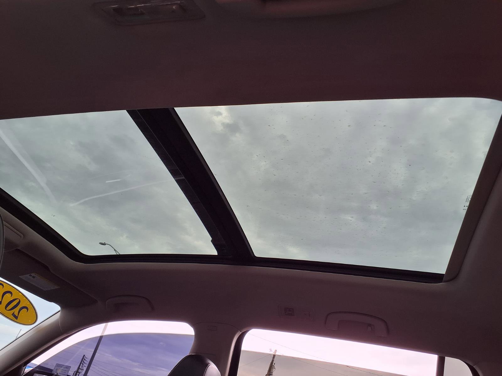 Used 2023 Volkswagen Atlas SEL R-Line image 21