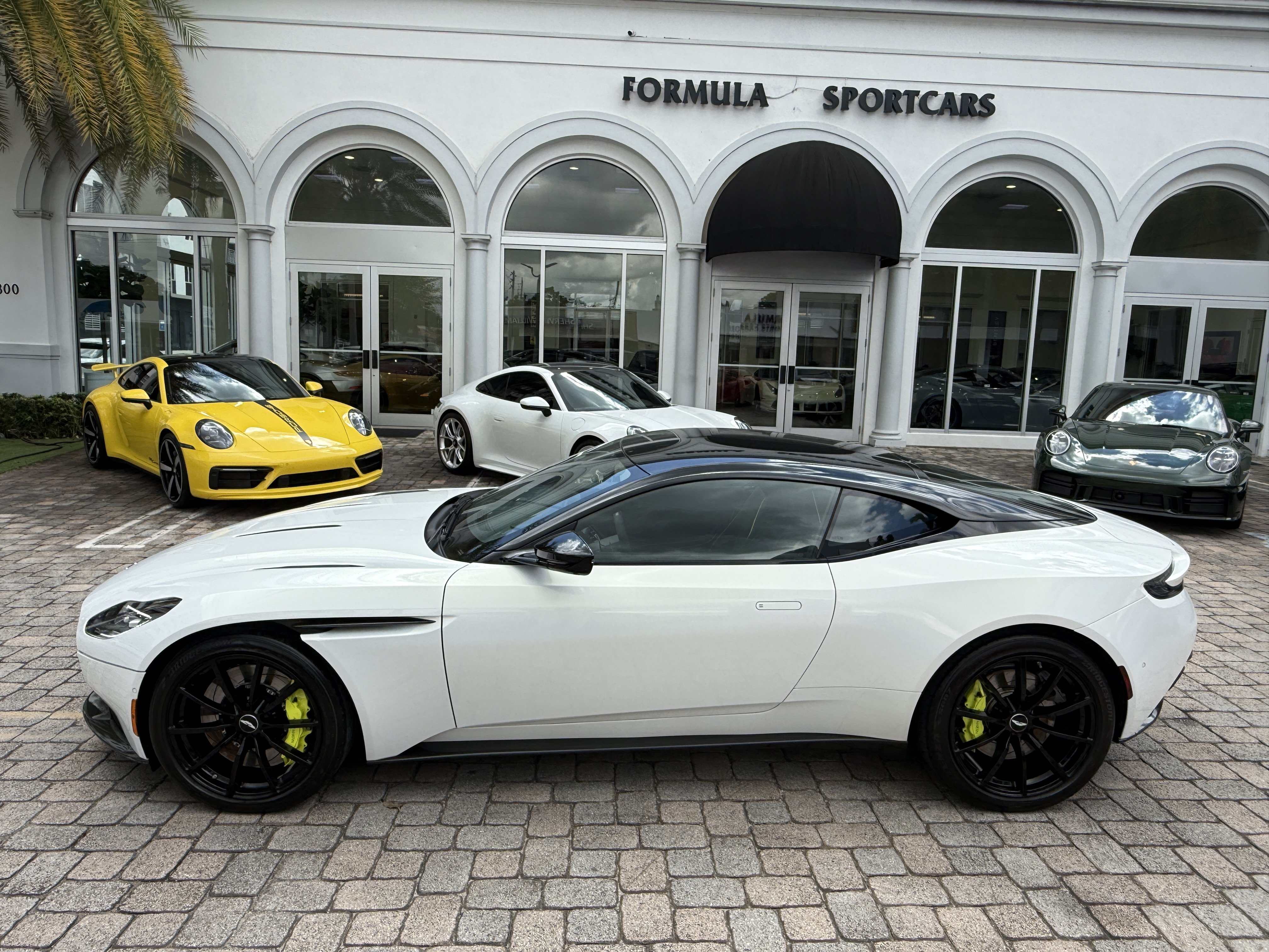 Used 2020 Aston Martin DB11 AMR RWD image 5