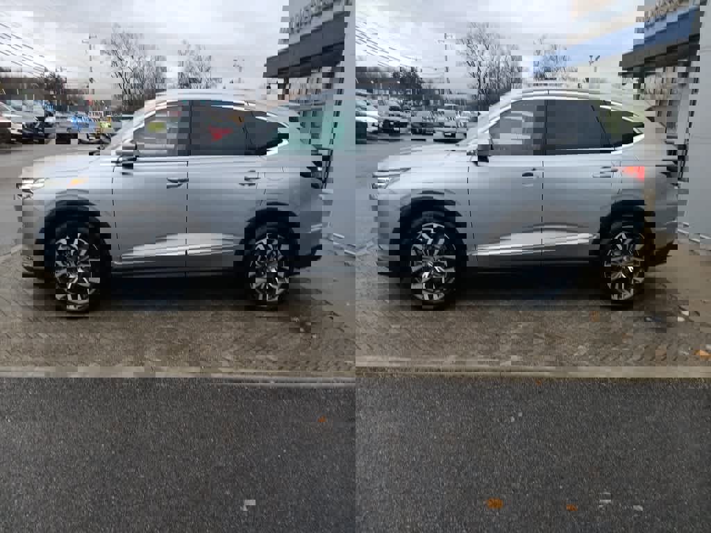 Used 2023 Acura MDX SH-AWD w/ Technology Package image 3