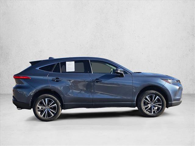 Used 2022 Toyota Venza LE image 3