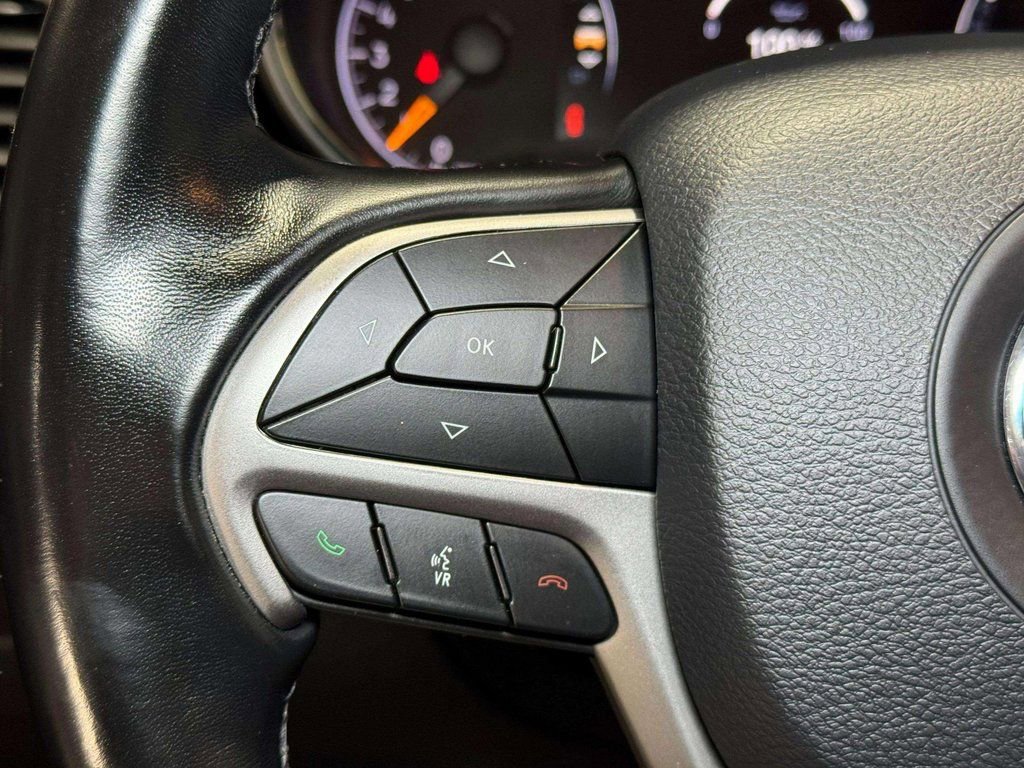 Used 2020 Jeep Grand Cherokee Laredo image 9