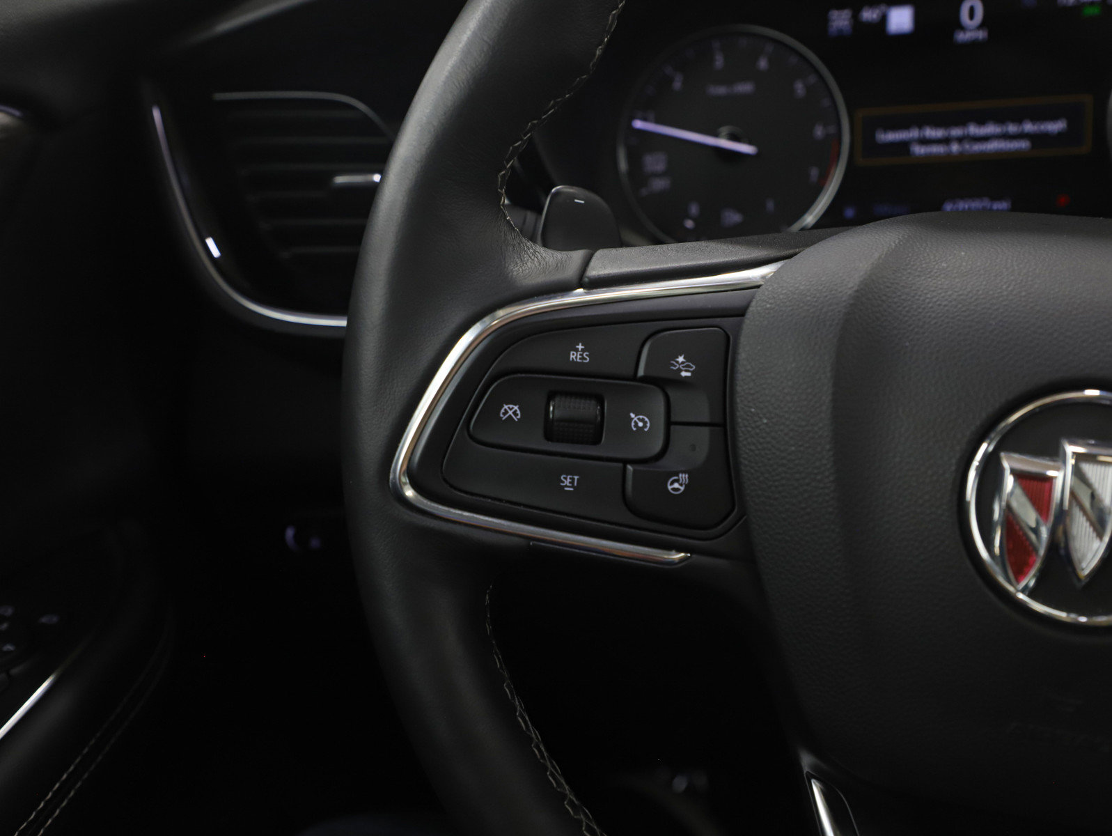 Used 2022 Buick Envision Avenir w/ Technology Package II image 26