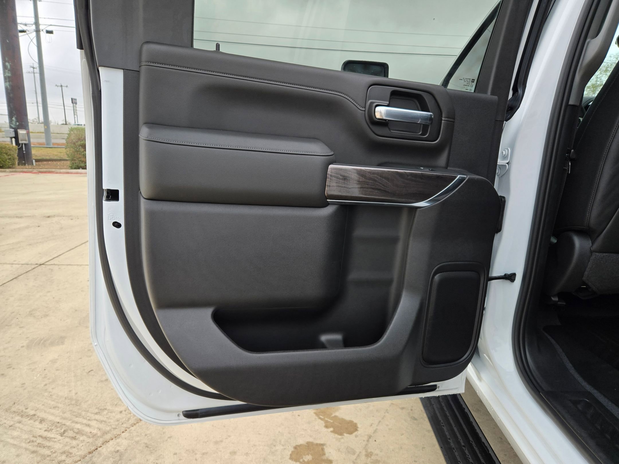 Certified 2022 Chevrolet Silverado 2500 LTZ w/ LTZ Plus Package image 16