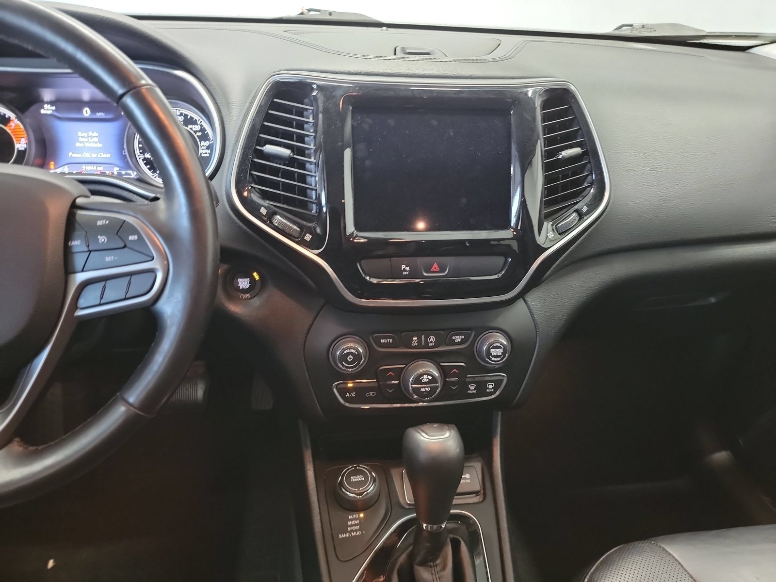 Used 2019 Jeep Cherokee Limited AWD/4WD image 20