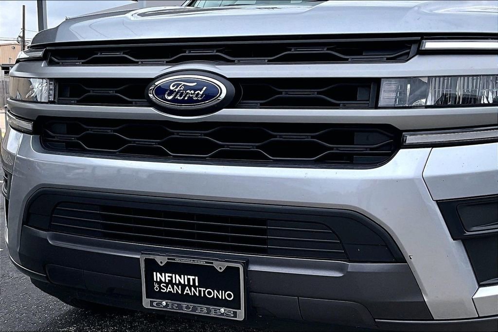Used 2024 Ford Expedition Max XLT image 43