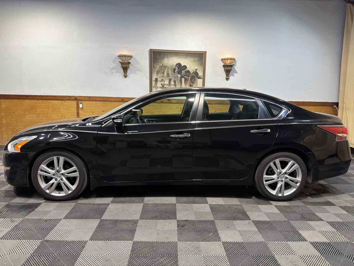 Used 2015 Nissan Altima 3.5 SL FWD image 2