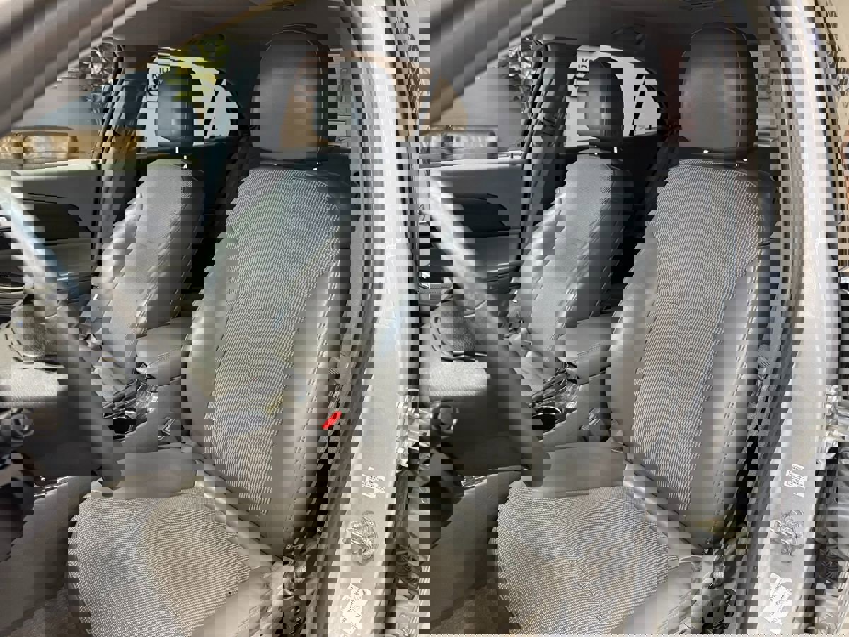 Used 2016 Chevrolet Malibu LT image 17