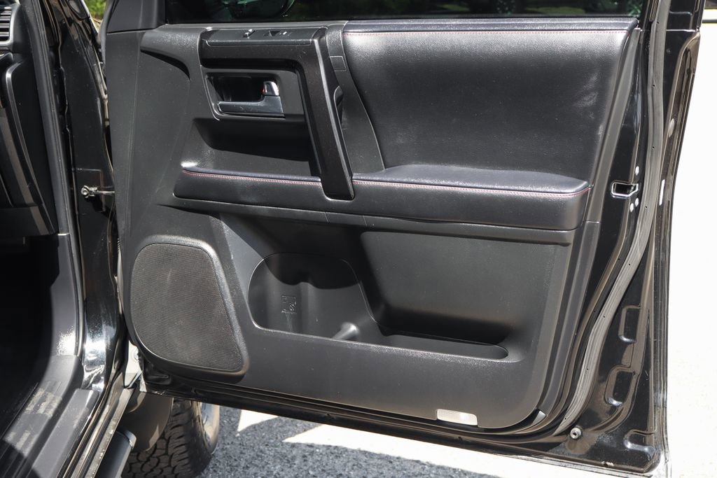 Used 2022 Toyota 4Runner TRD Off-Road AWD/4WD image 43