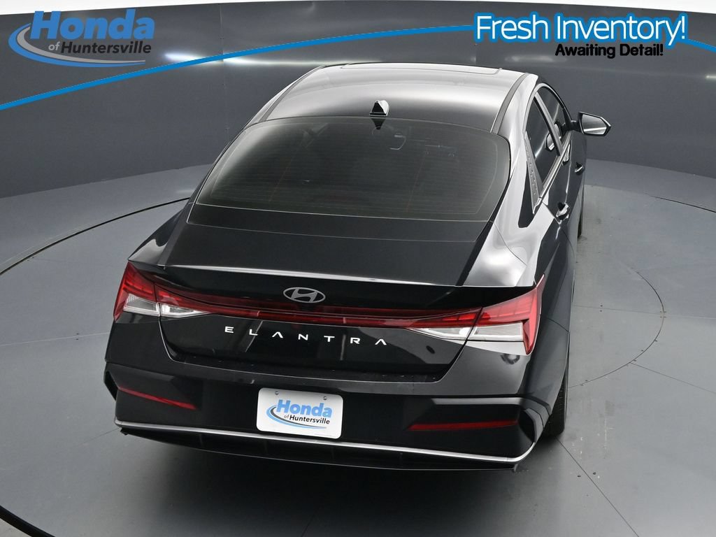 Used 2024 Hyundai Elantra SEL w/ Convenience Package FWD image 20