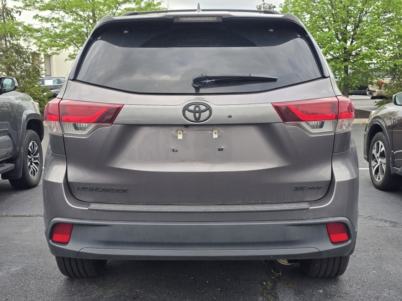 Used 2019 Toyota Highlander SE image 6