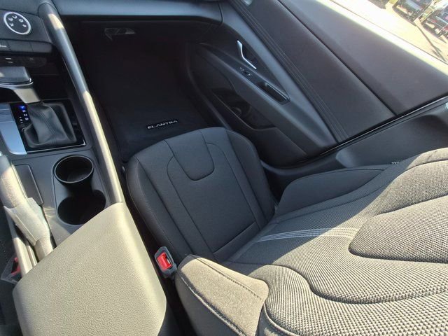 New 2026 Hyundai Elantra SE image 14