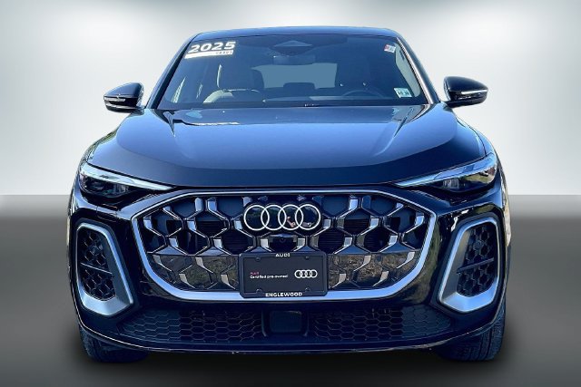 Certified 2025 Audi Q5 Premium w/ Convenience Package AWD/4WD image 3