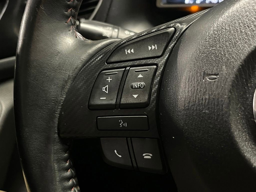 Used 2014 MAZDA MAZDA3 i Touring w/ Technology Package FWD image 22