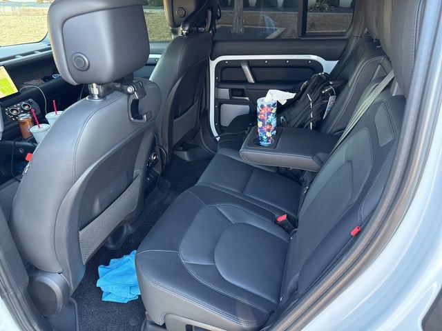 Used 2024 Land Rover Defender 130 X-Dynamic SE image 9