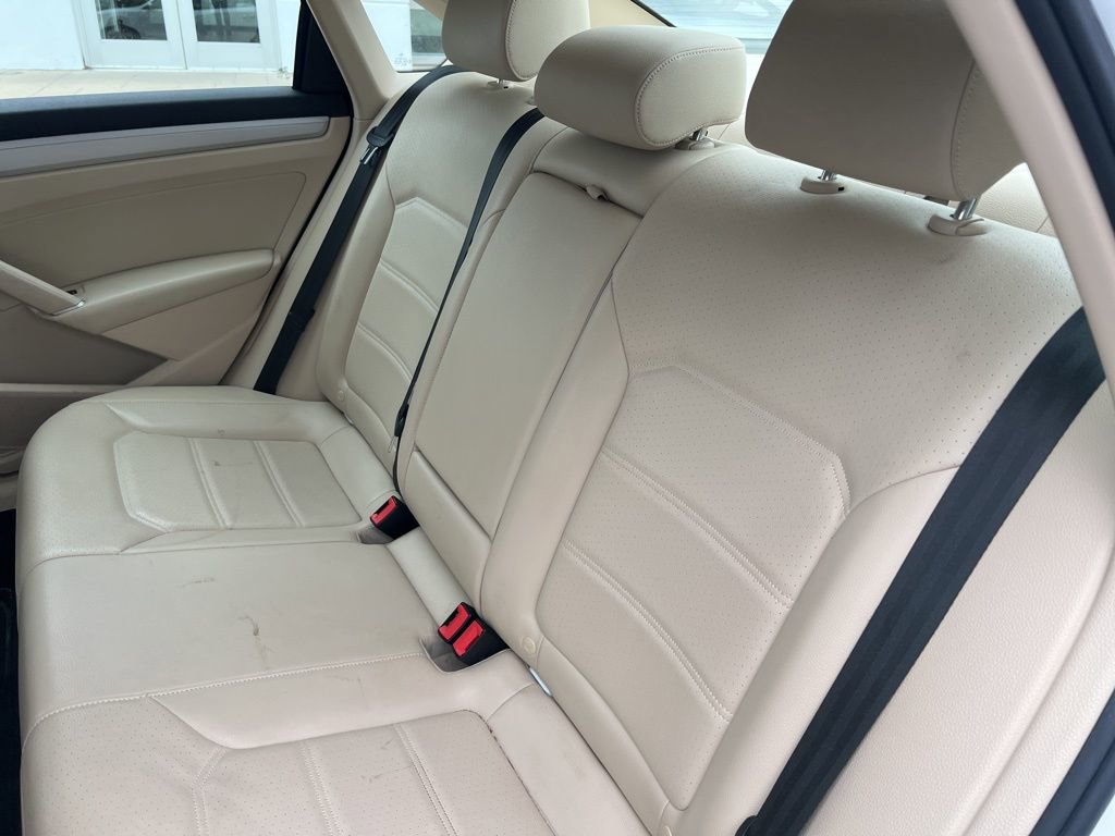 Used 2019 Volkswagen Passat 2.0T Wolfsburg w/ Wheels & Sunroof Package FWD image 18