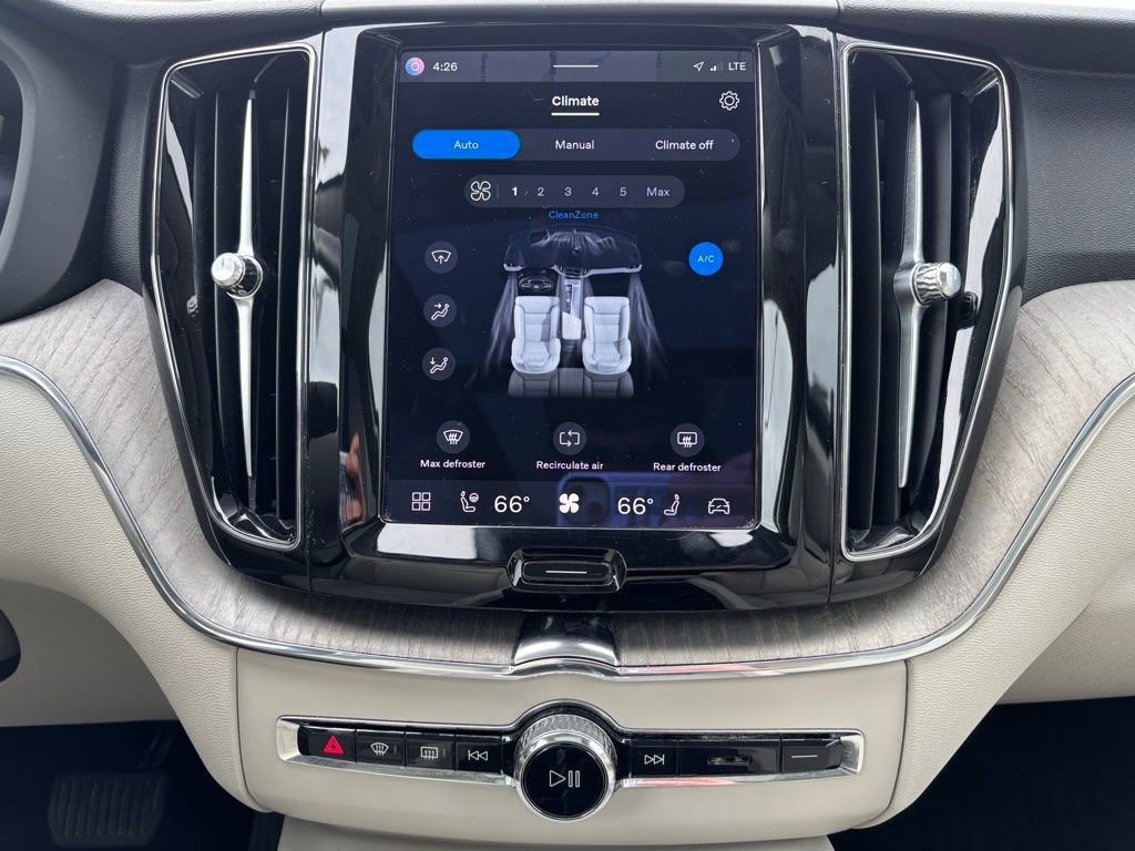 Certified 2023 Volvo XC60 B5 Plus w/ Climate Package image 14