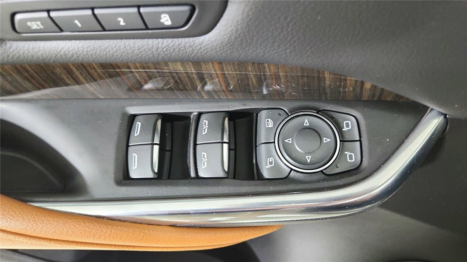 Used 2022 Cadillac XT4 Premium Luxury w/ Enhanced Visibility Package AWD/4WD image 10