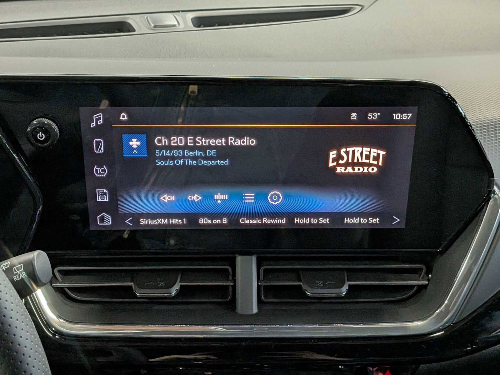 New 2025 Chevrolet Trax RS w/ Sunroof Package image 28