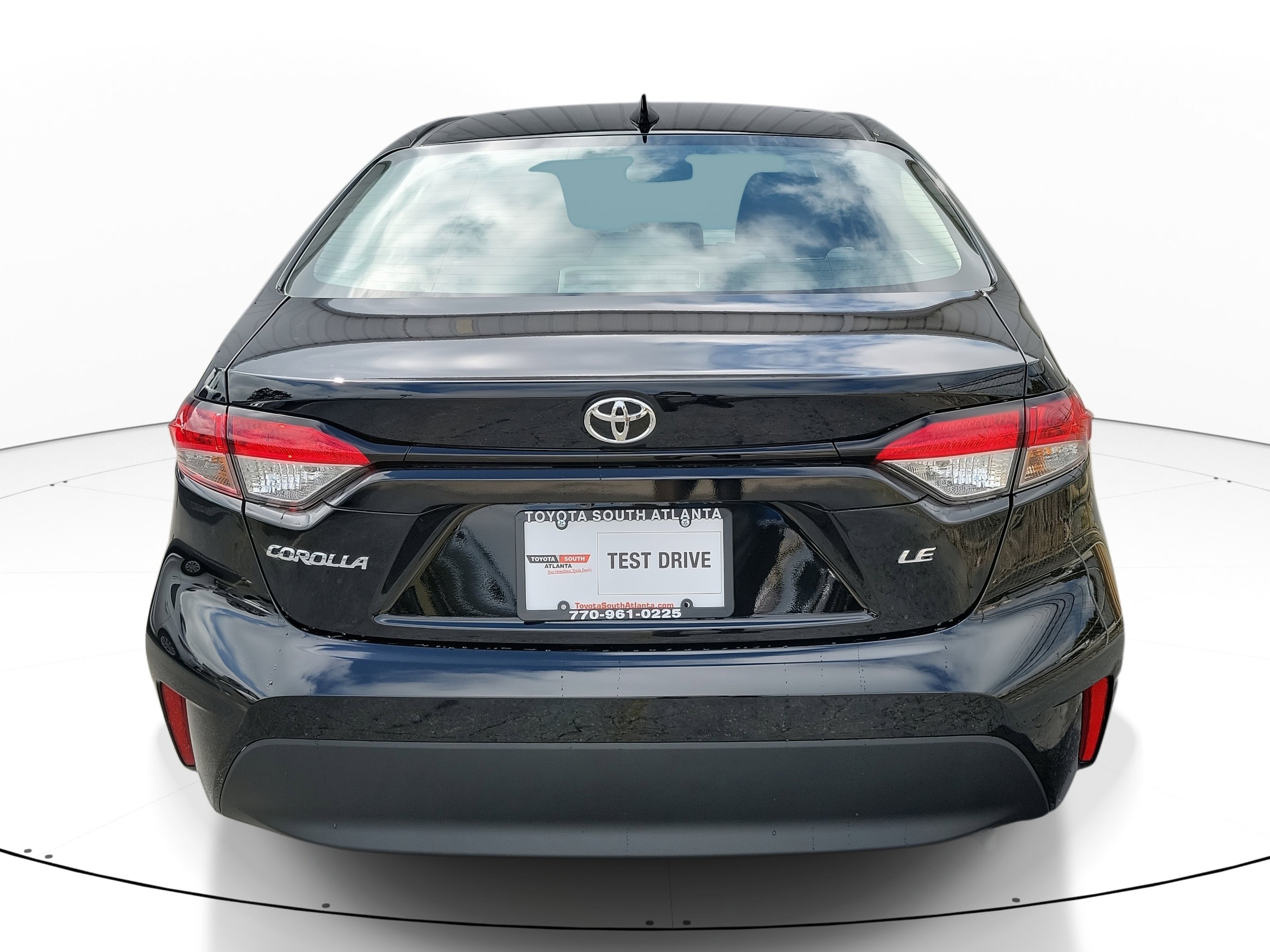 Used 2025 Toyota Corolla LE image 5