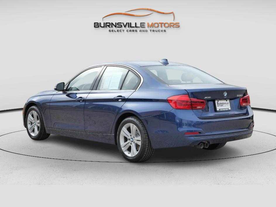 Used 2018 BMW 330i xDrive Sedan w/ Premium Package image 5