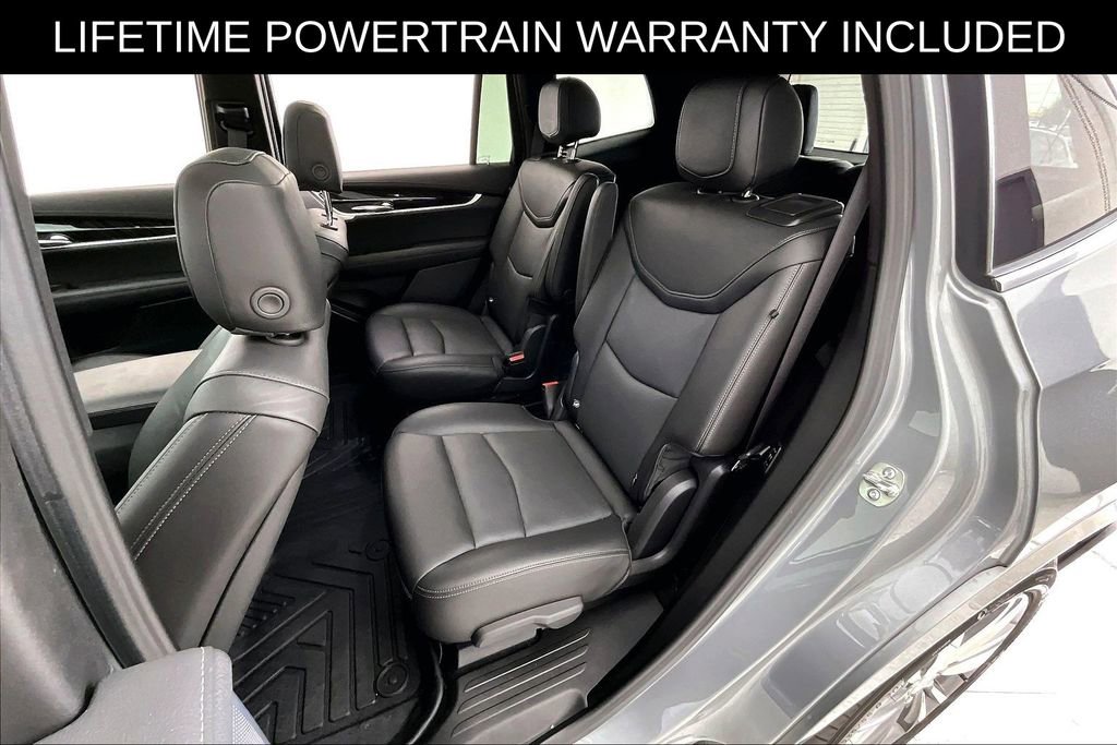 Used 2025 Cadillac XT6 Premium Luxury FWD image 34